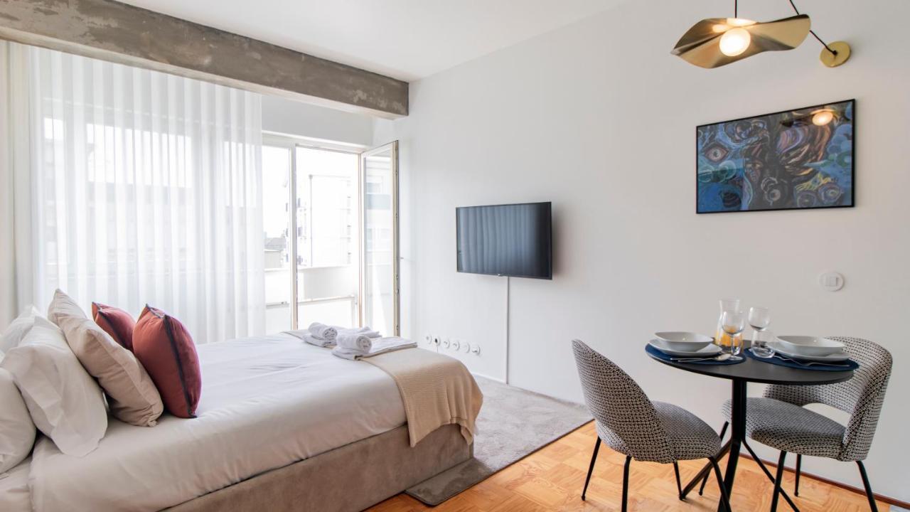 Ceuta Studio Apartments By Lovelystay Porto Exterior foto